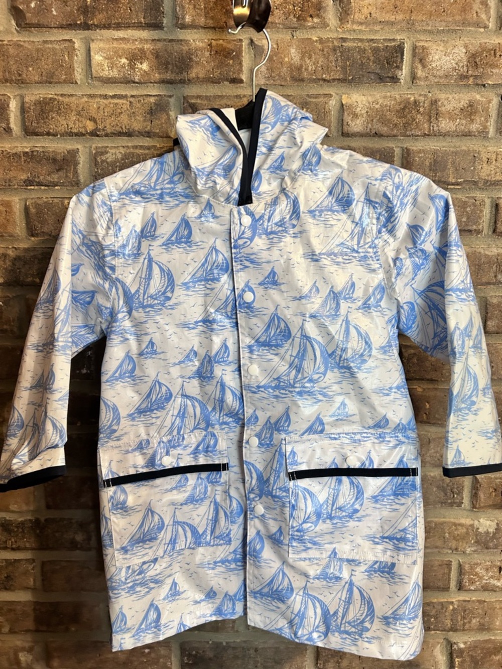 EUC BEAUFORT BONNET  SIZE 6 Blue & White Sailboat Rain Jacket